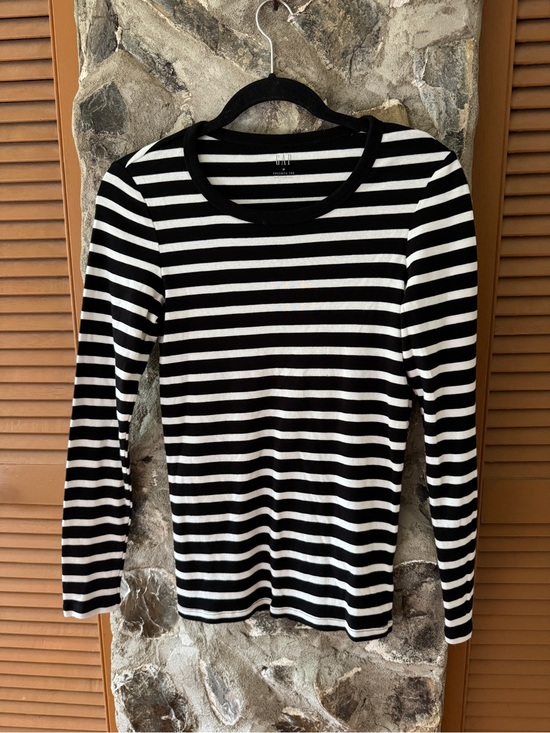 GAP Tops - GAP Women's Black & White Stripe Long Sleeve Tee